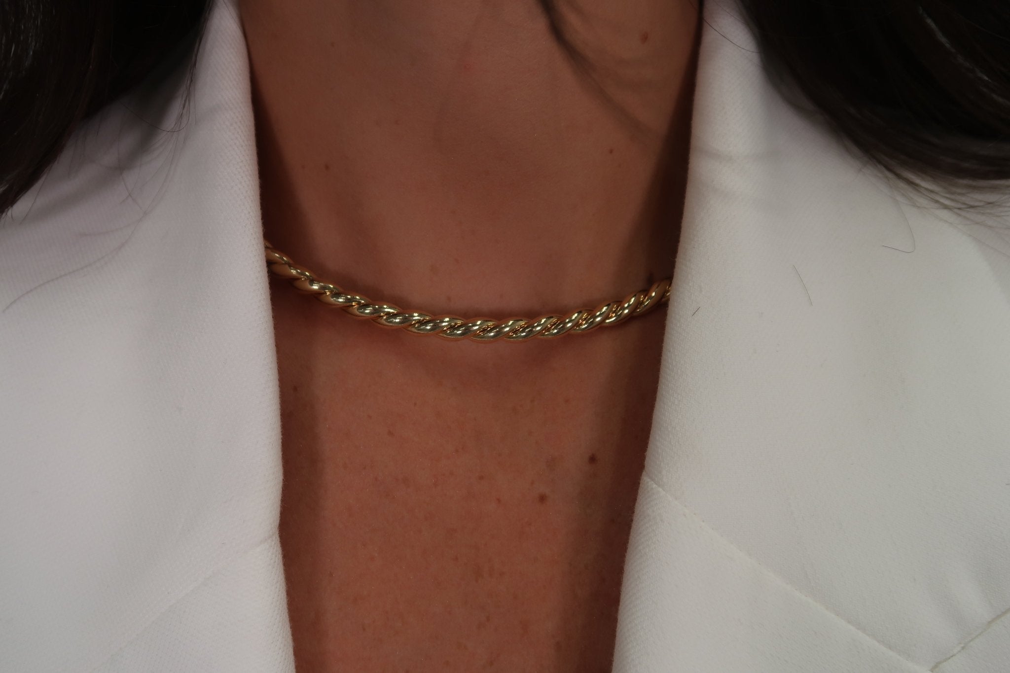 Omega Choker