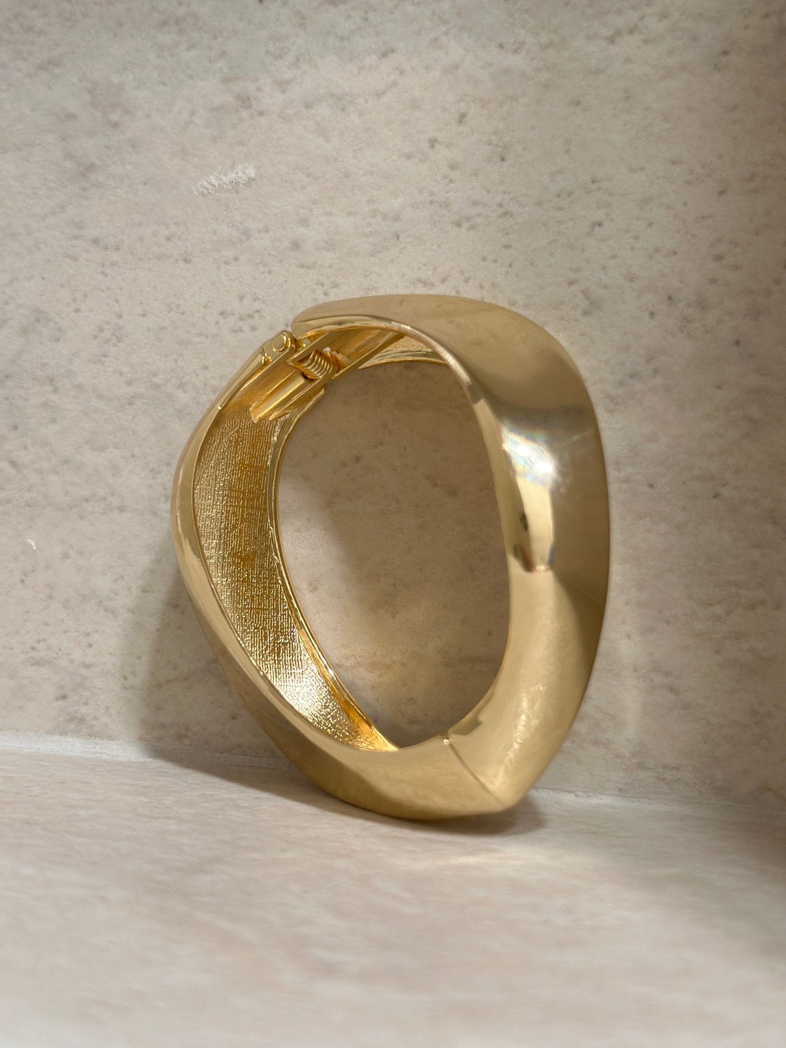 Twist Gold bangle - NOA Jewels - 